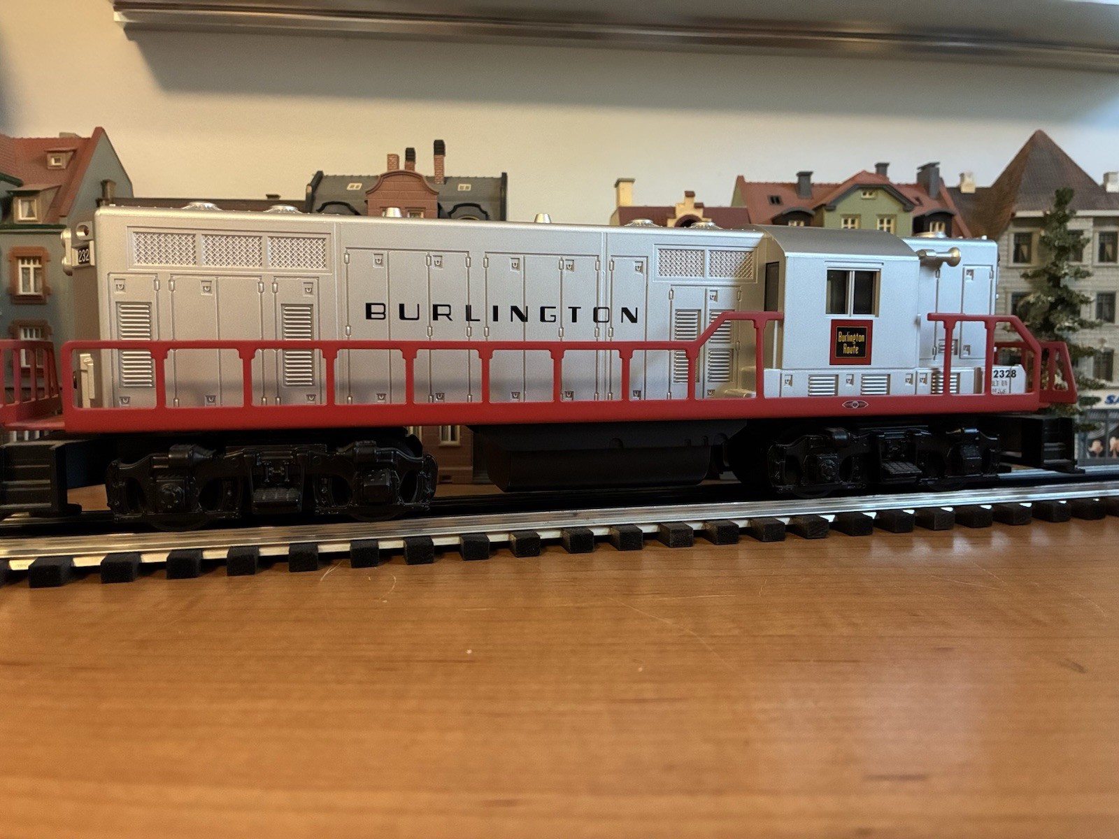Lionel/Williams 3228 Burlington GP9 Engine