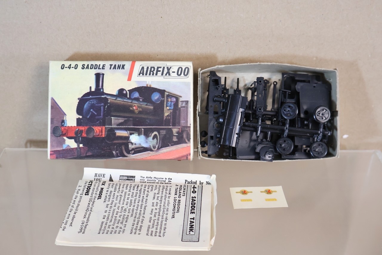AIRFIX R9 OO GAUGE BR BLACK 0-4-0 SADDLE TANK LOCOMOTIVE MODEL KIT op
