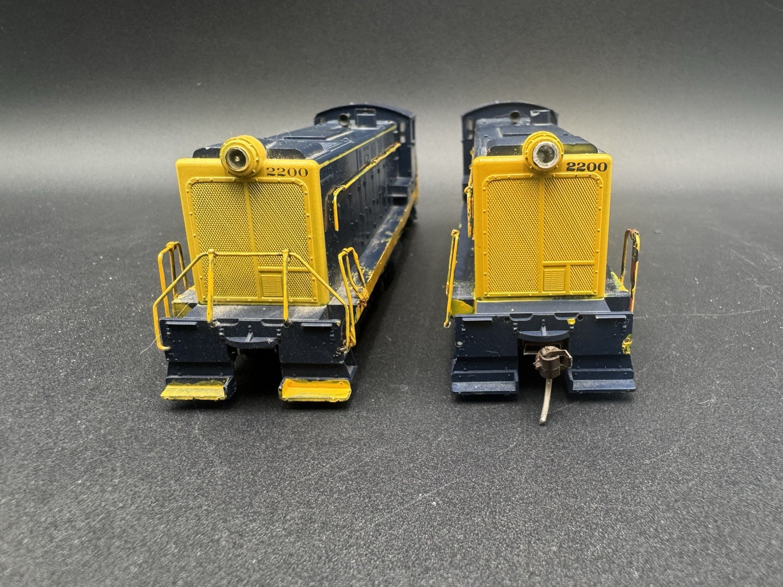 Athearn HO S-12 ATSF/Santa Fe #2200 PWR Diesel Locomotive Pair Tested Custom