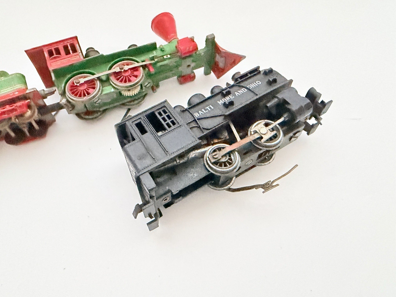 Mantua Tyco HO Scale General 3960 Locomotive w/ Tender & Life Like Locomotive