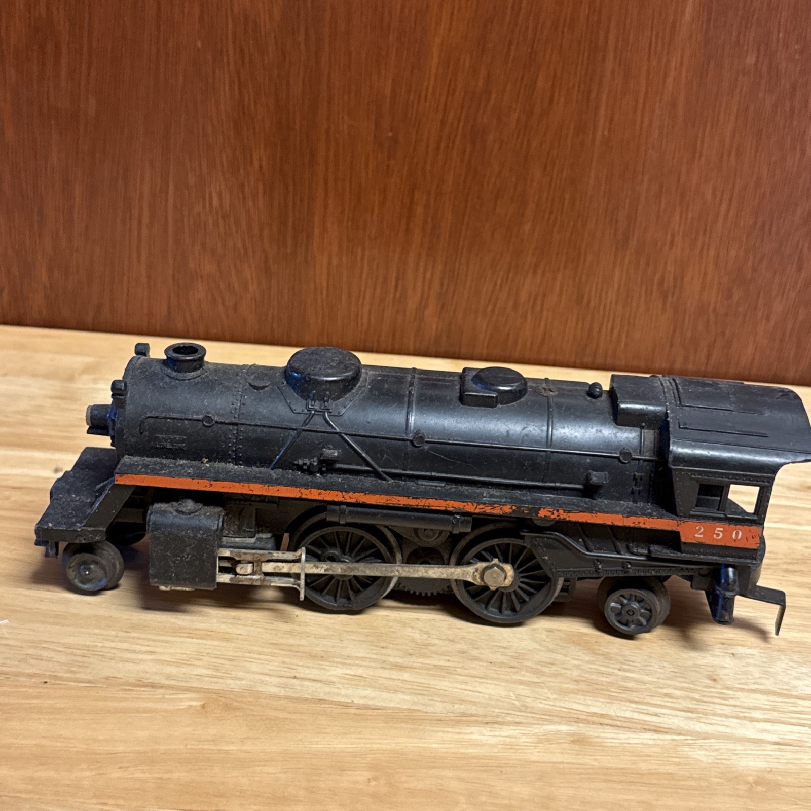 Lionel 250 Steam Locomotive Orange Stripe Vintage USA Tender & Track Cleaner