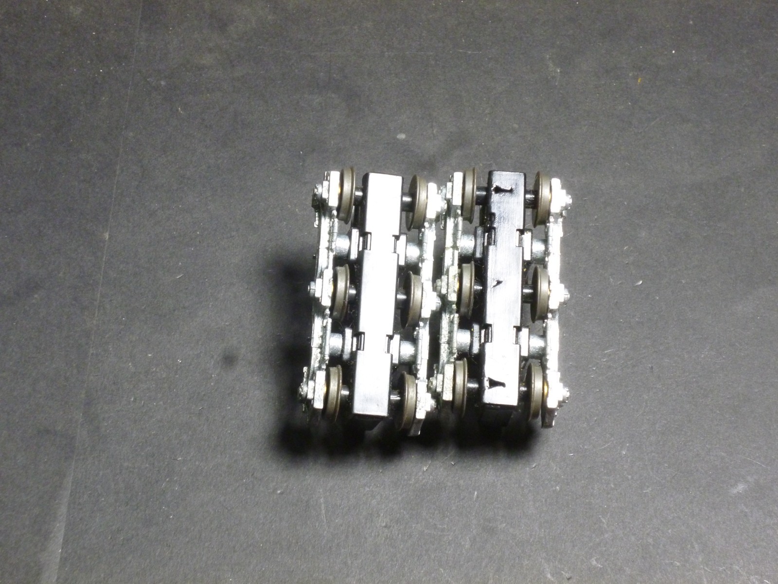 Ho Athearn Diesel locomotive Sd45 6 wheel trucks pair vintage.