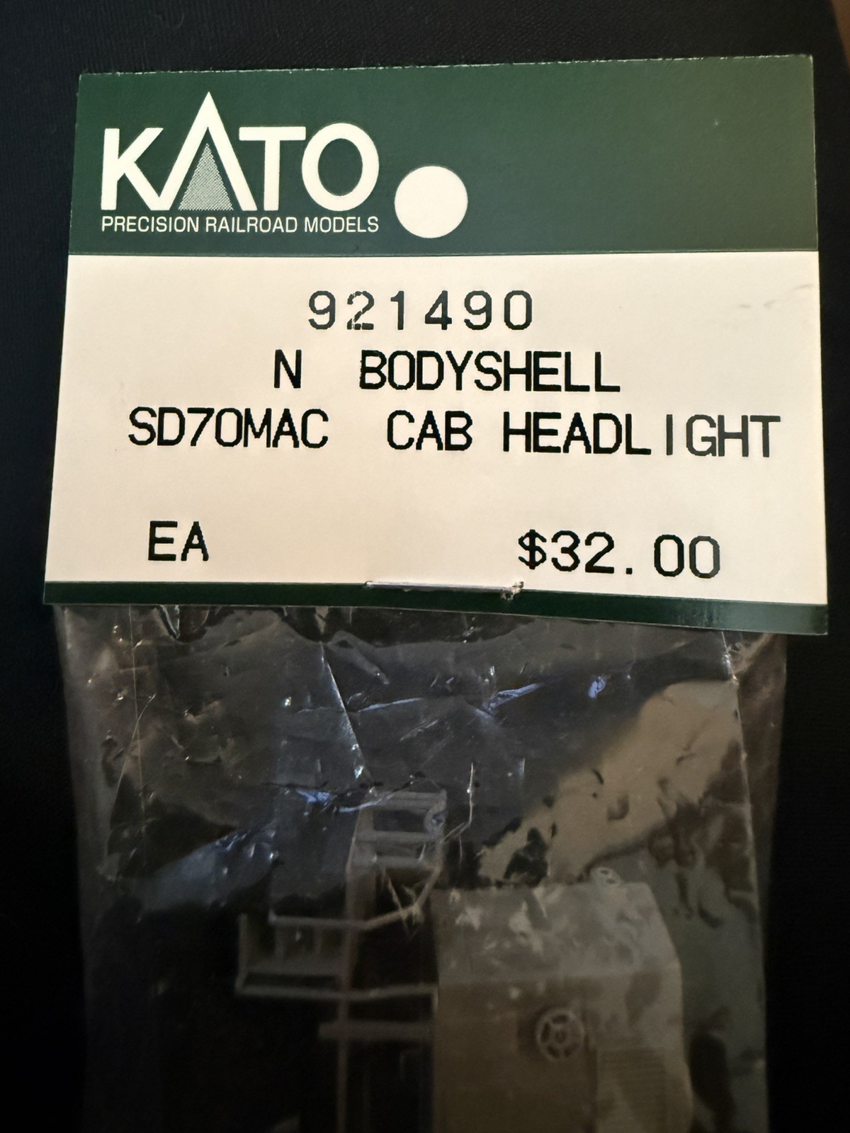 Kato -SD70MAC, cab headlight- Shell Only – N Scale – NEW 921490