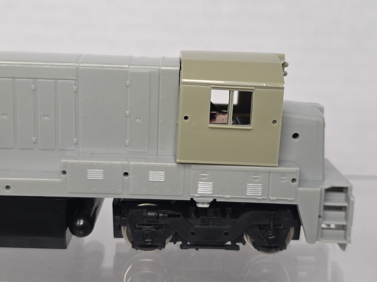 Bachmann Plus HO Scale 11101 Undecorated GE B23-7 Diesel Locomotive NOS