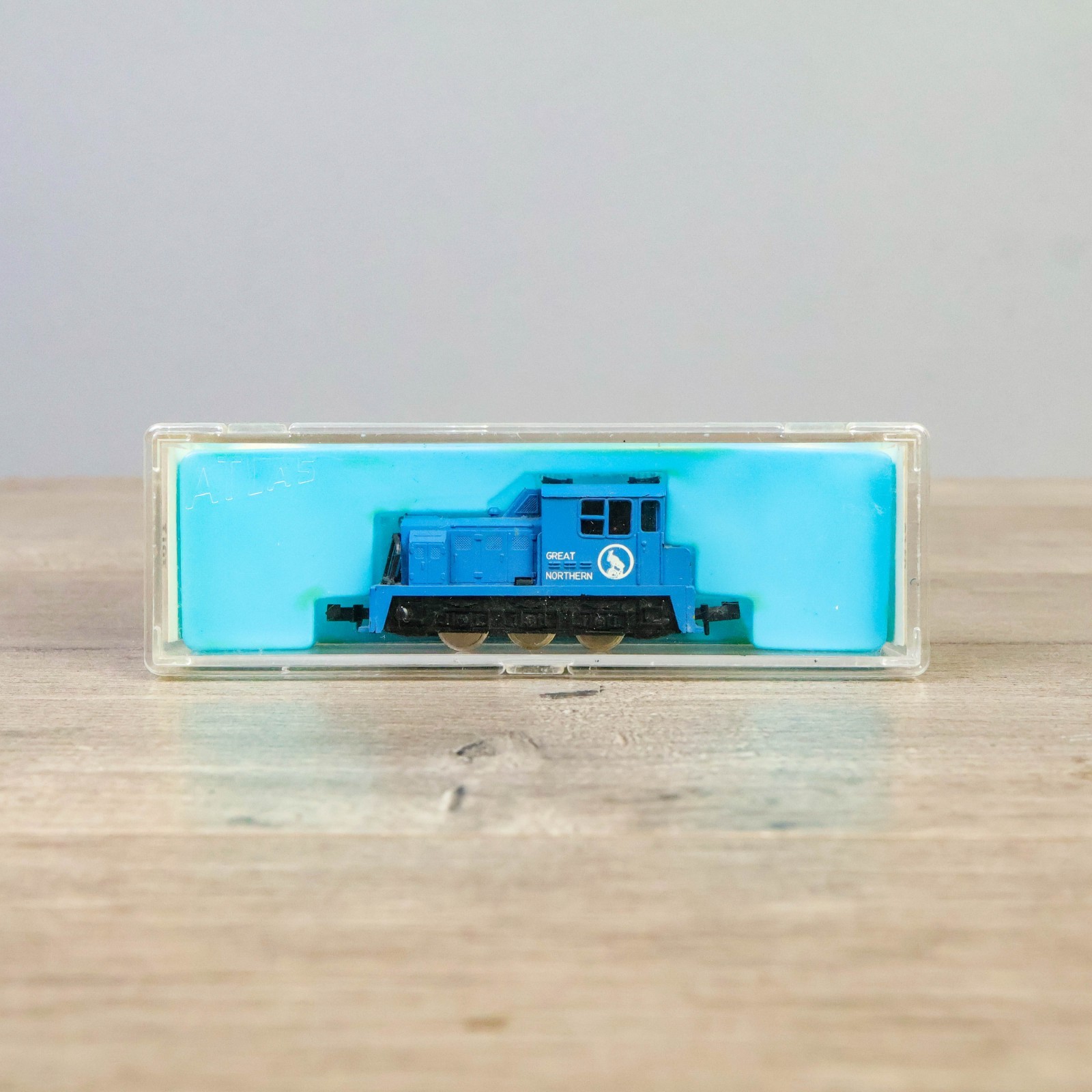 Atlas #2162 N-Scale WDT Diesel Loco Switcher Great Northern (Blue)