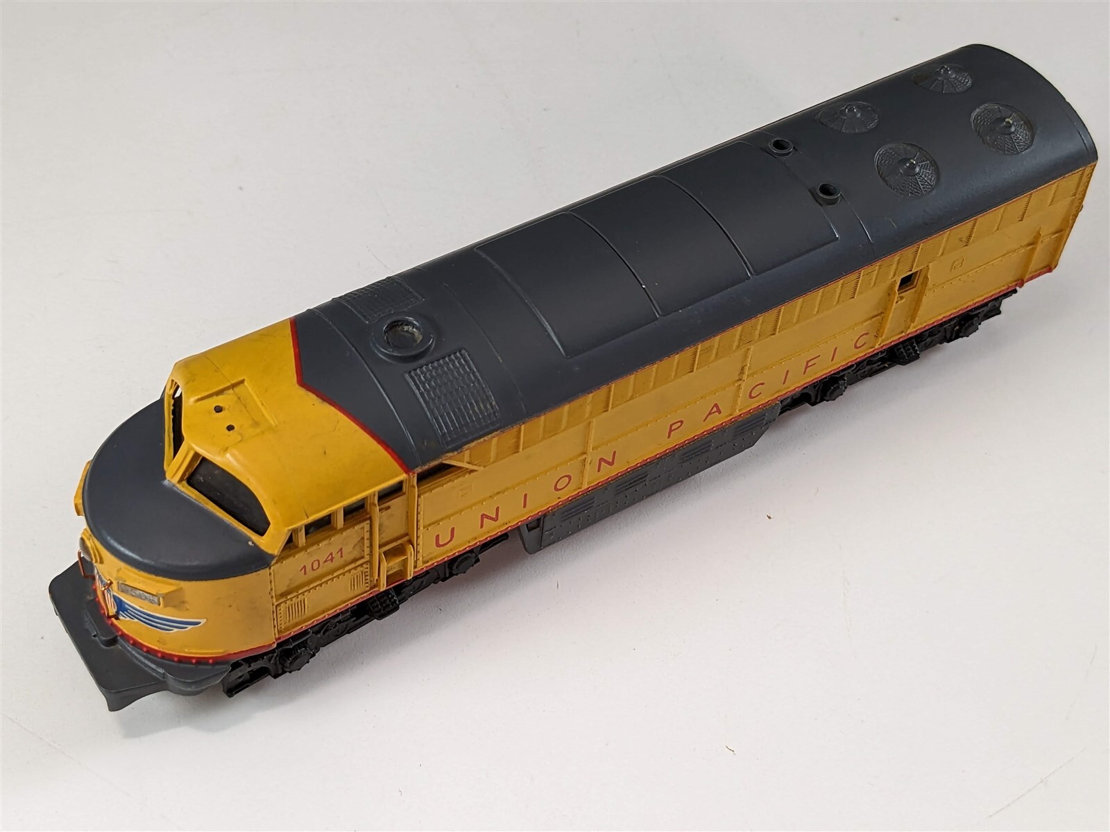 AHM 5024 K Union Pacific FM C-Liner Powered Locomotive UP 1041 HO Scale