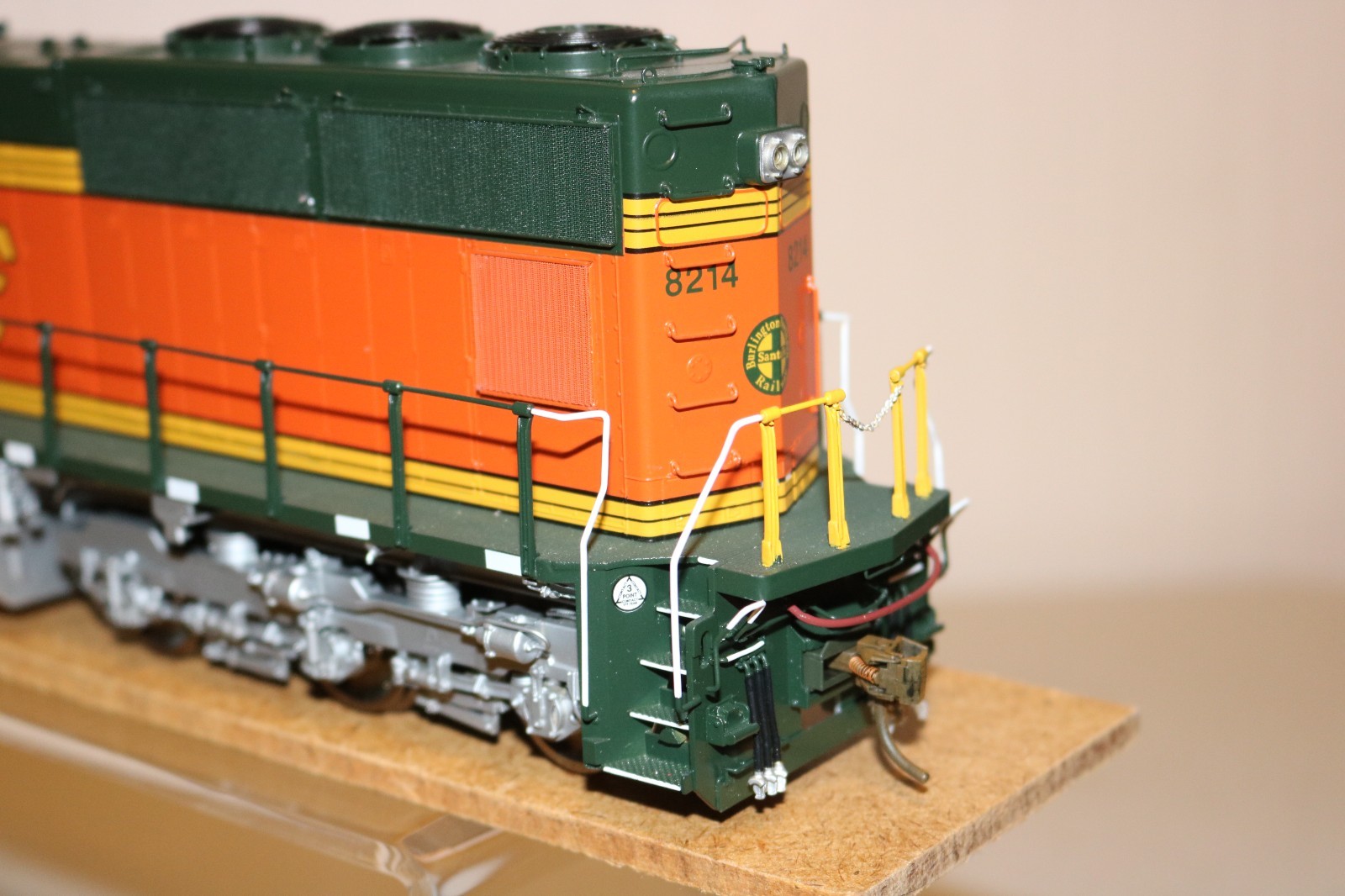 !!! Overland Models AJIN O Scale BNSF SD75M C/P w/ too many LIGHTS #8214
