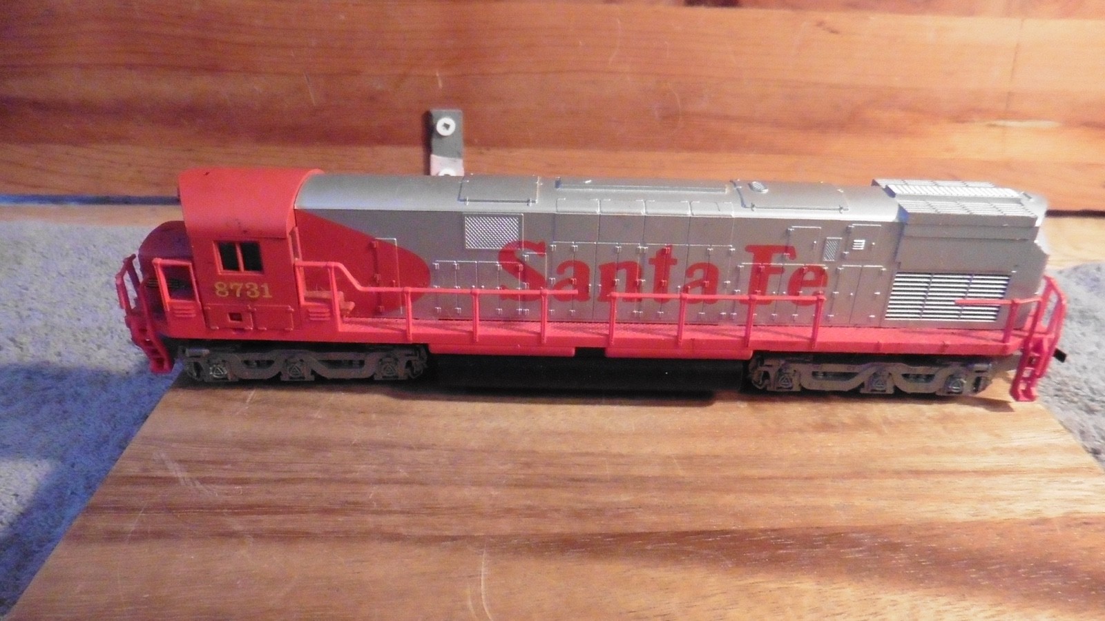 4 Miniature Sante Fe Replica Locomotive Die Cast Trains #4015 #307 #8731 #1762