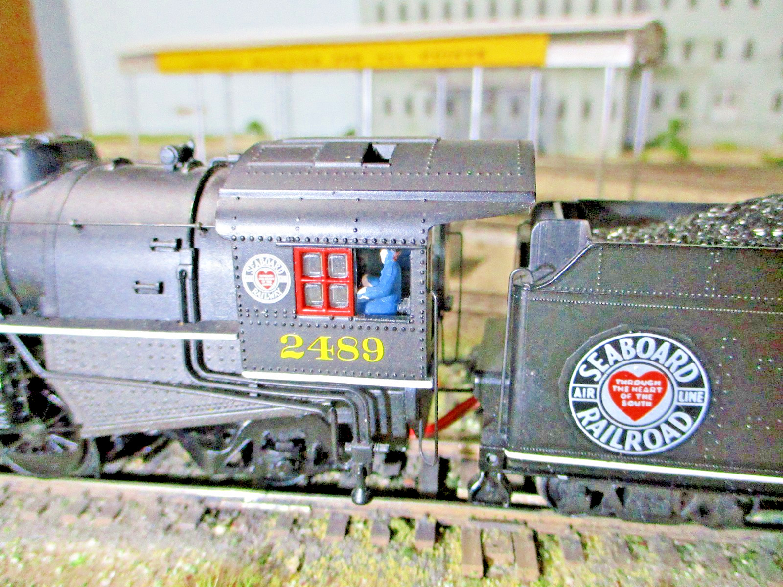 SAL 2489 BACHMANN SPECTRUM 83804 USRA LIGHT 2-10-2 SEABOARD FACTORY DCC & SOUND
