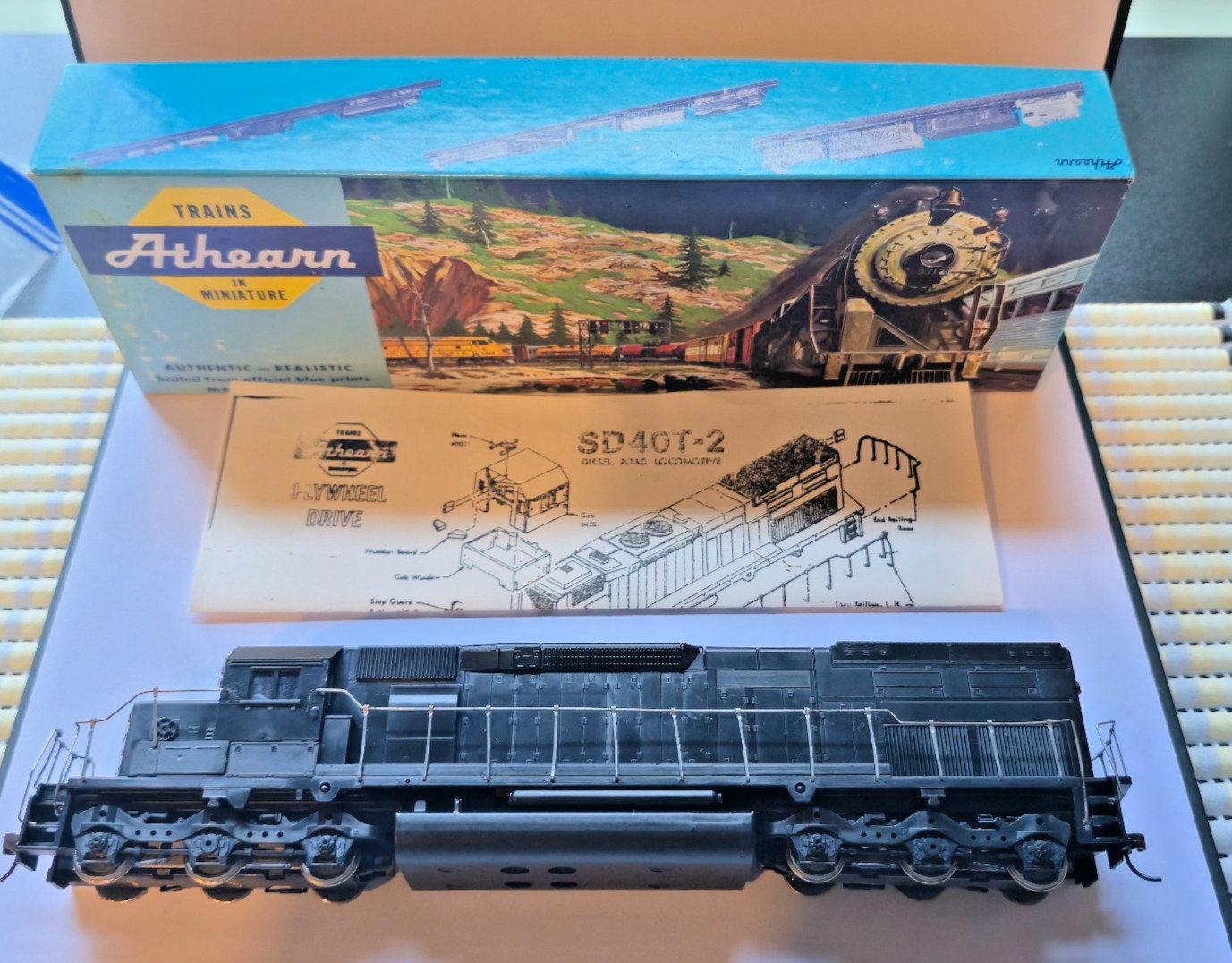 Athearn HO Undecorated SD40-2 Knuckle Couplers Metal Handrails Tested Good C-8
