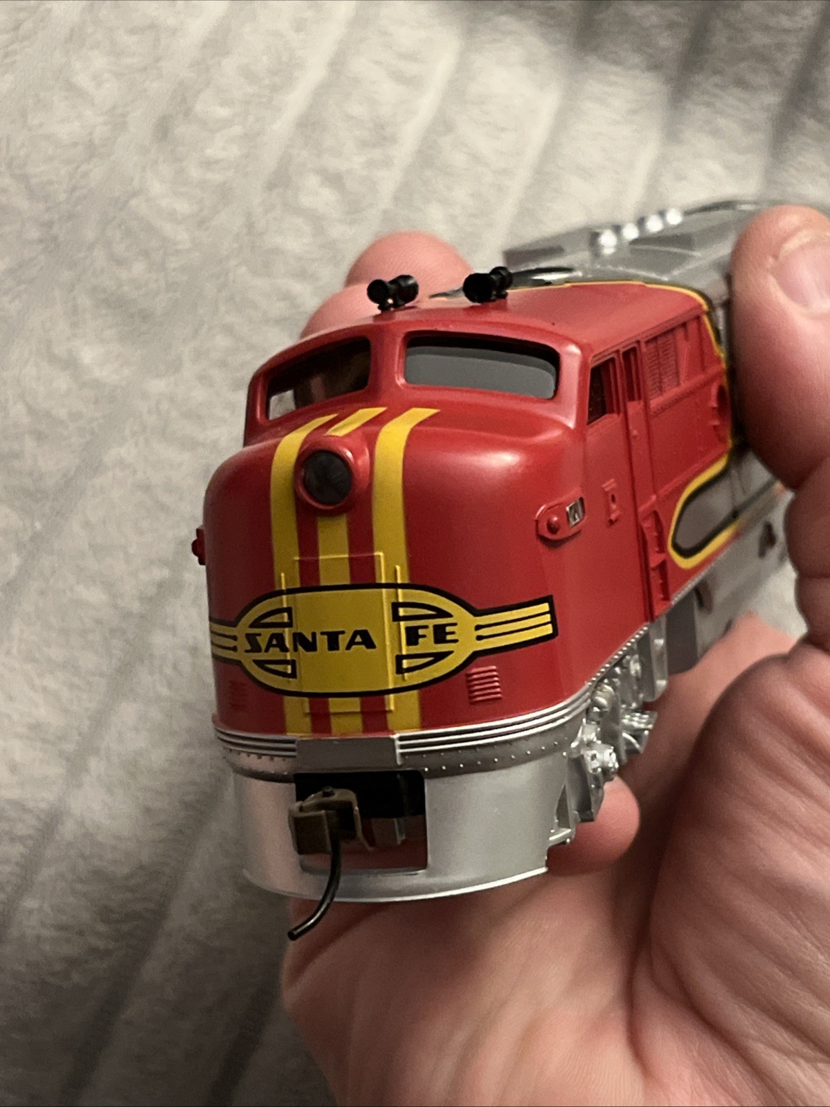 Bachmann Santa Fe HO Scale Locomotive – Runs Well