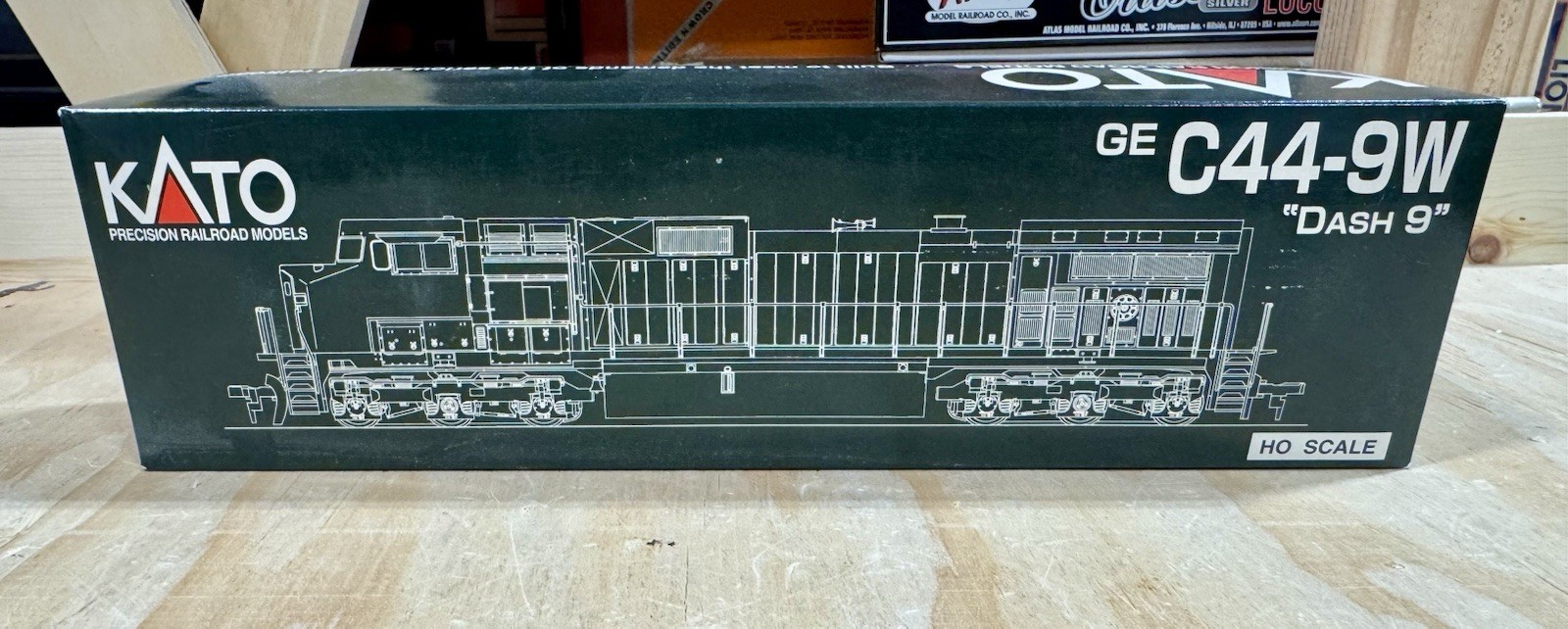 KATO 37-1310 HO GE C44-9W Dash 9 CNW Operation Life Saver #8659 New DCC Ready