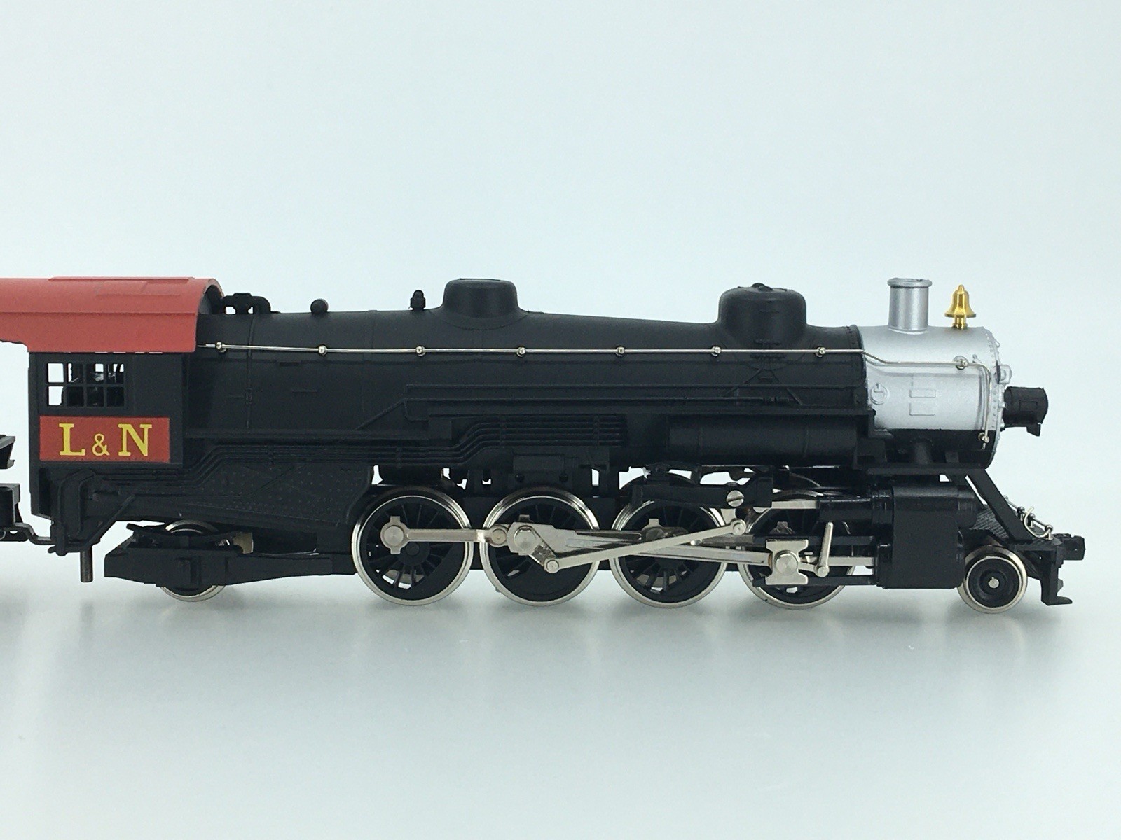 HO IHC M9808 Louisville & Nashville 2-8-2 Mikado Steam Locomotive L&N #234