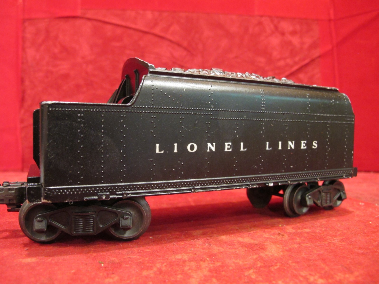 Vintage postwar 1950’S Lionel 6466T Lionel Lines COAL TENDER