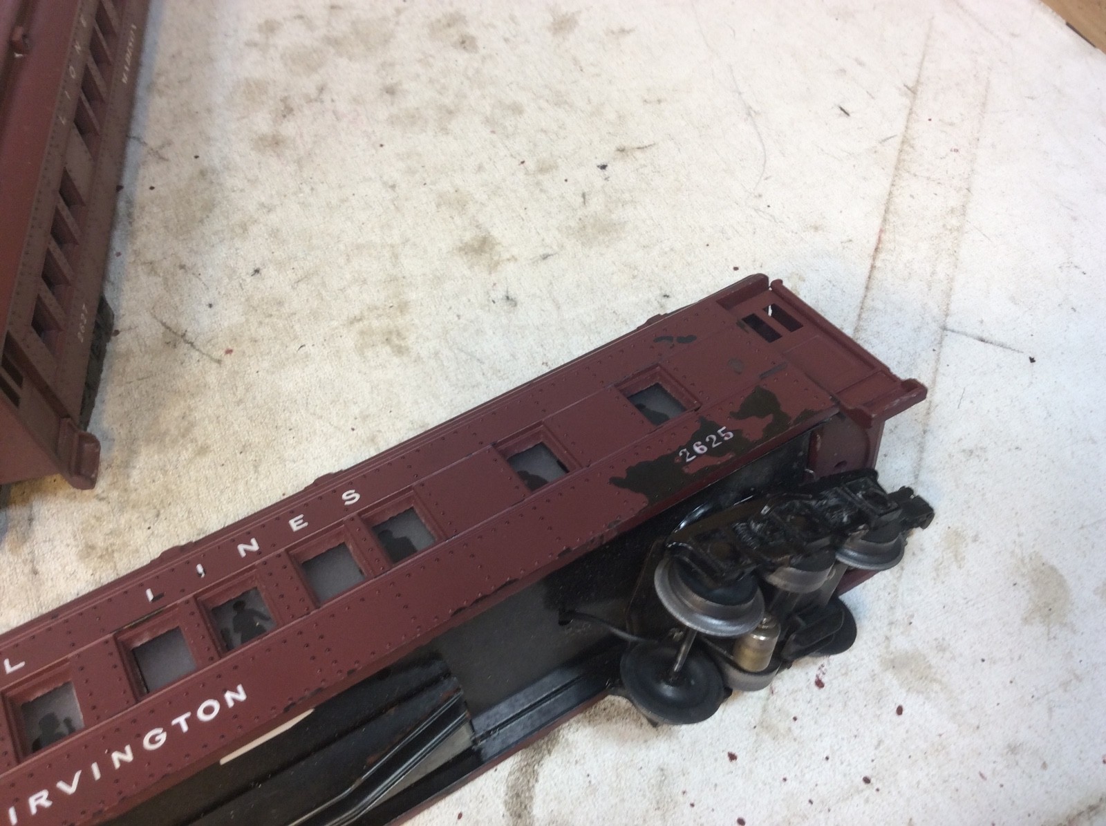 Lionel 726 Steam Engine and 3 Madison Passenger Cars O Gauge / 027