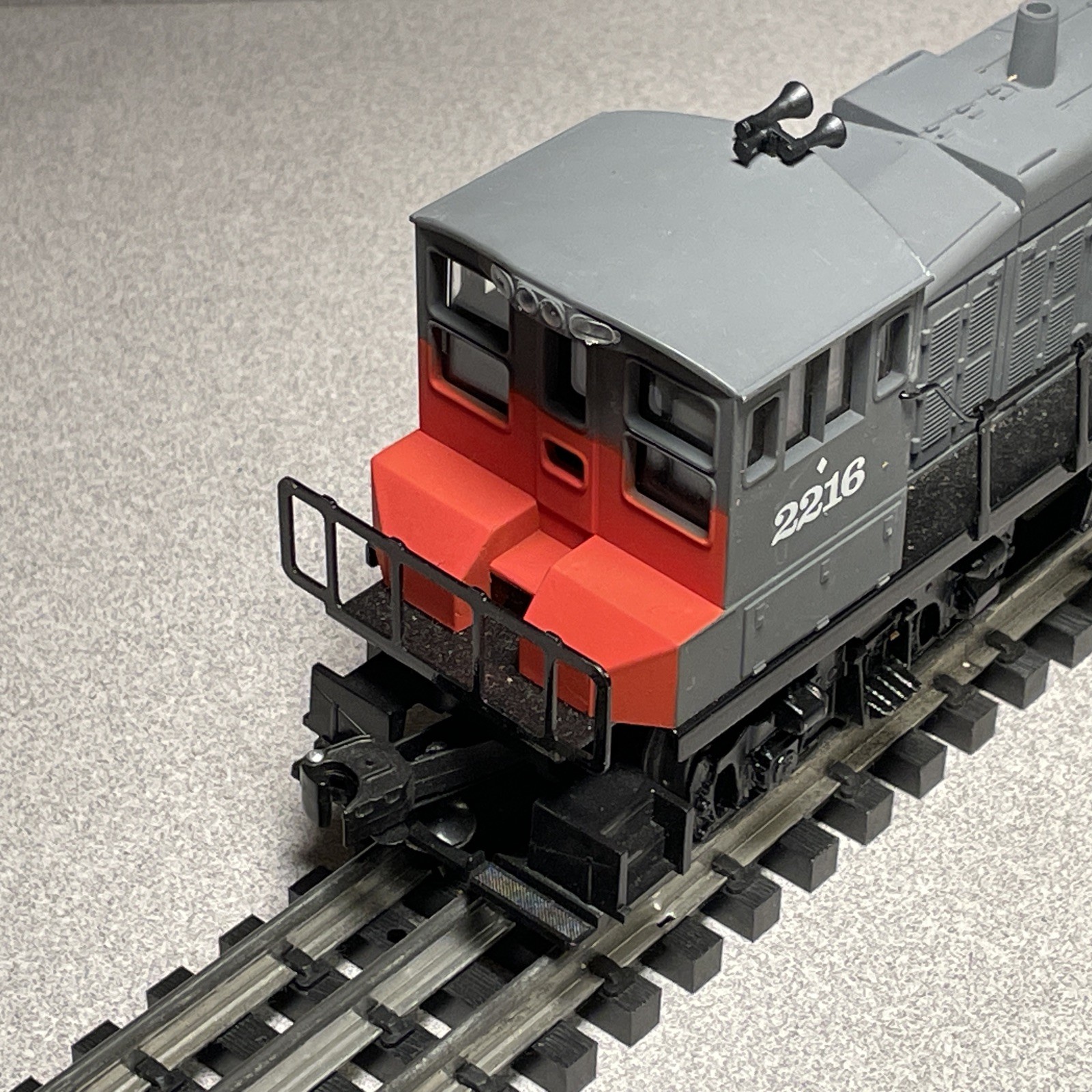 K-LINE O-scale SOUTHERN PACIFIC LOCOMOTIVE #2216 Diesel Engine Train Nice!!