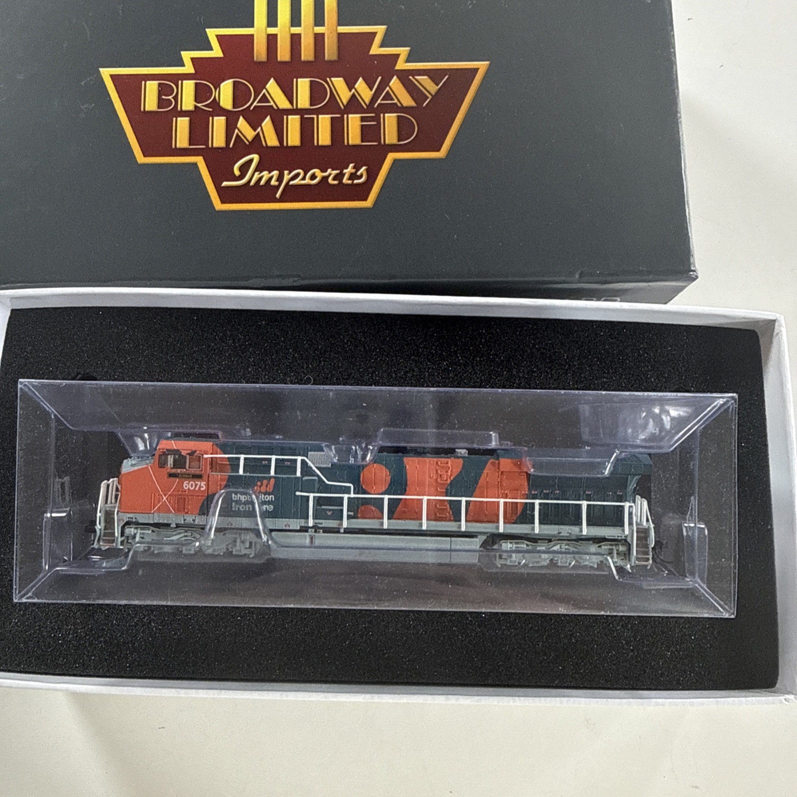 Broadway Limited Paragon With Rolling Thunder 3423 GE AC 6000, BHP #6075