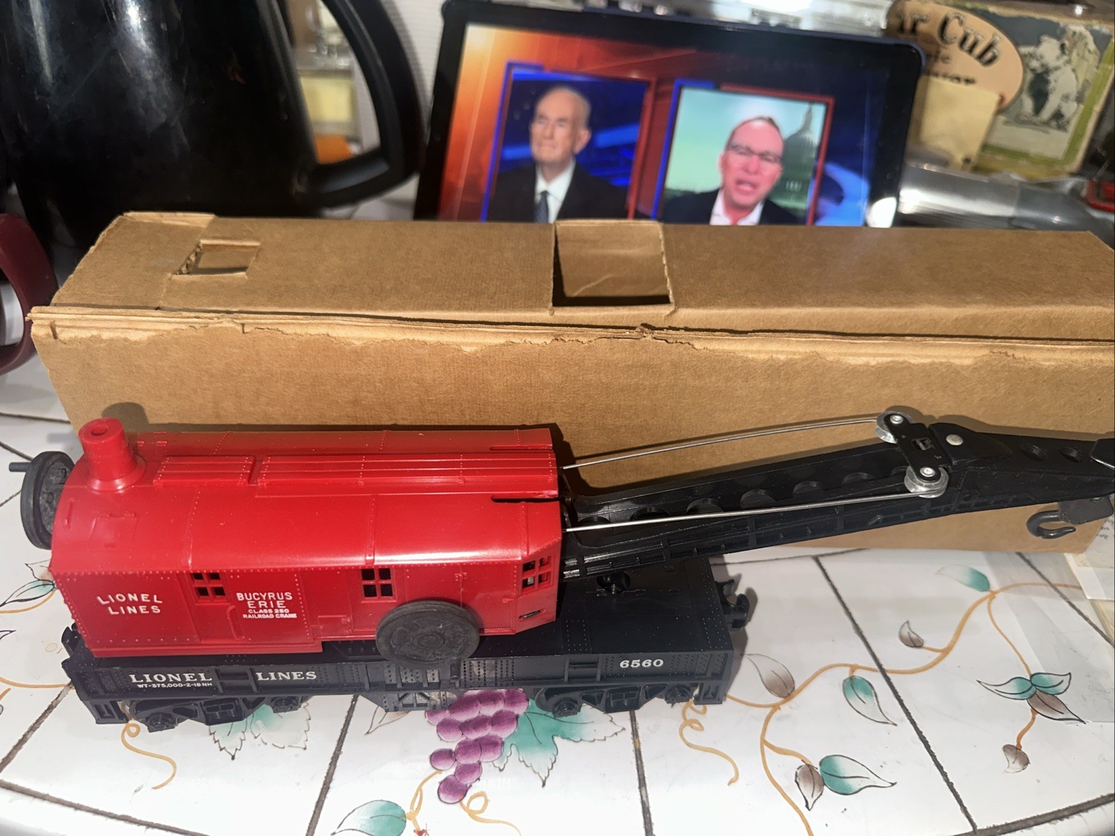 Lionel Postwar Set 1549 Switcher Set With 6262 Red Wheel Car