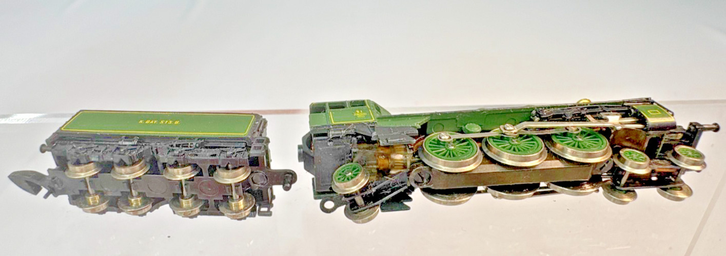 Z Scale Marklin Mini-Club 8102 K.Bay.Sts.B Bavarian S3/6 4-6-2 Loco & Passenger