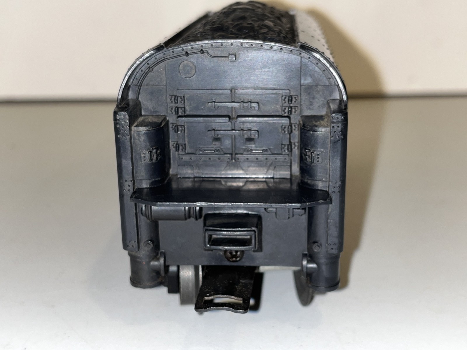 Lionel Postwar 250T Tender ONLY. For 249 (1958), 250 (1957) – Good Steps