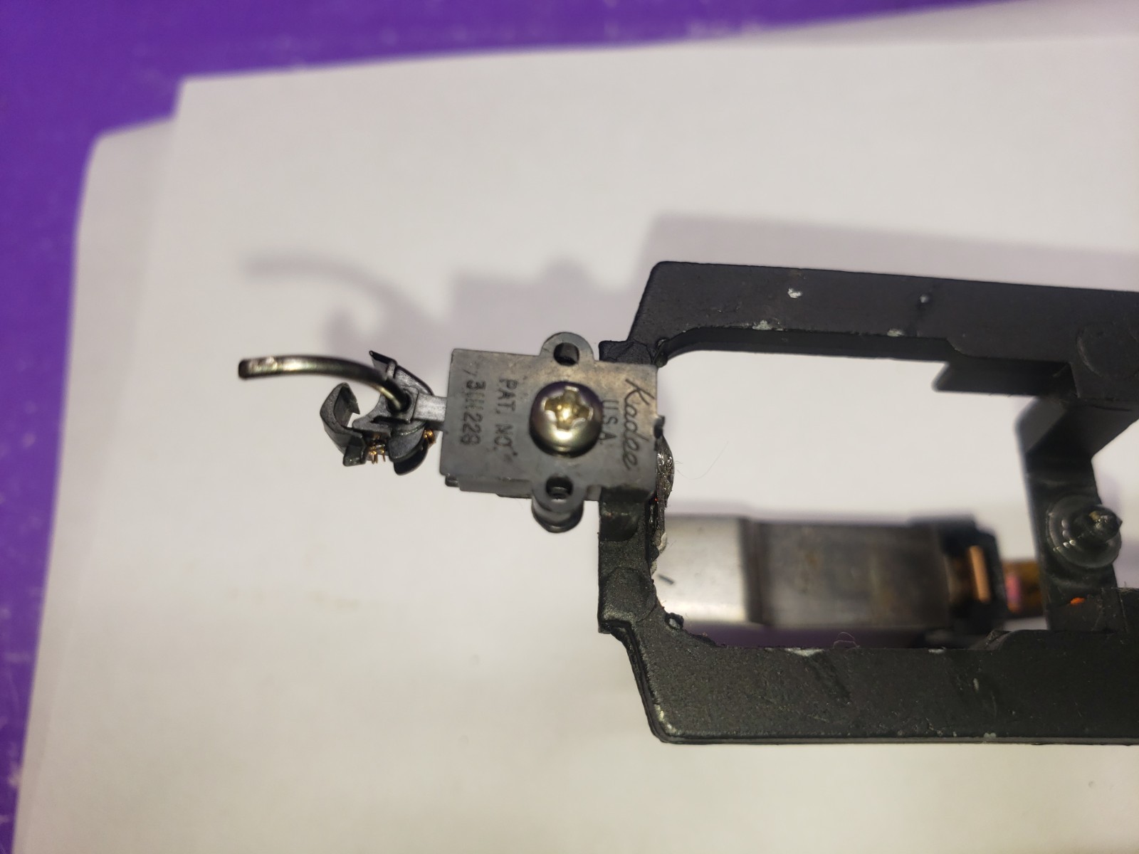 SD9 ATHEARN HO SCALE DIECAST METAL UNDERFRAME CHASSIS 38018 HEADLIGHT Couplers