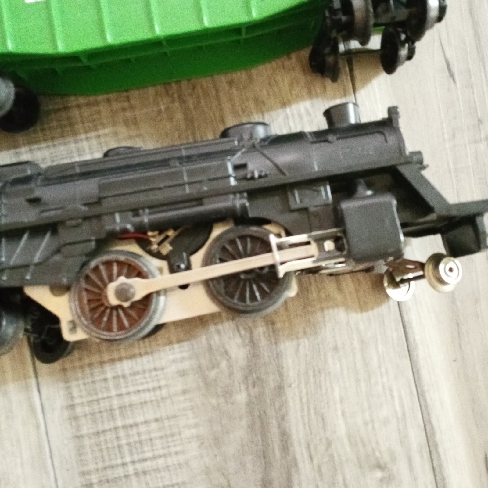 Lionel 8040 Locomotive & Train cars republic steel, Caboose O Gauge