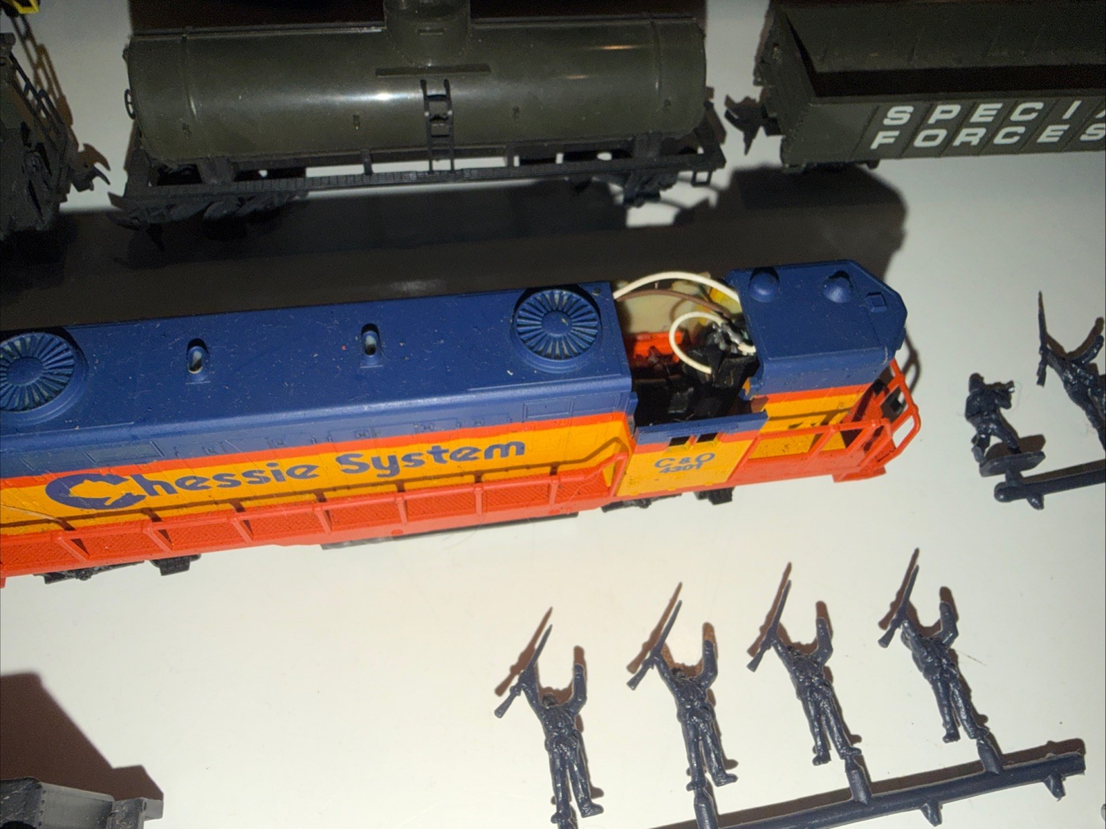 TRAIN CAR ENGINE LOCOMOTIVE CHESSIE SYSTEM C&O 4301 ROLLING STOCK HO SCALE PARTS