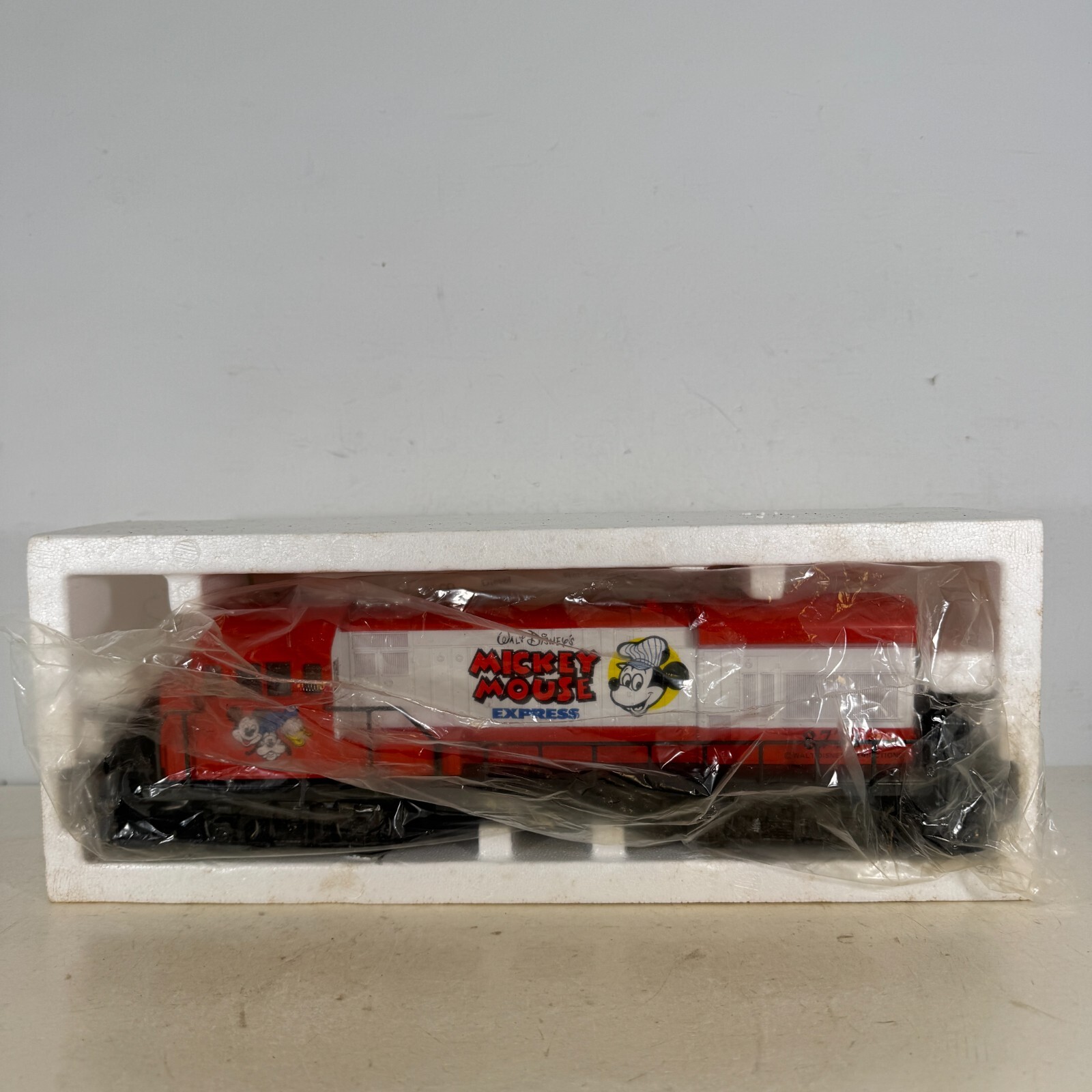 Lionel 6-8773 O Gauge Disney Mickey Mouse Express U 36B Diesel Engine Locomotive