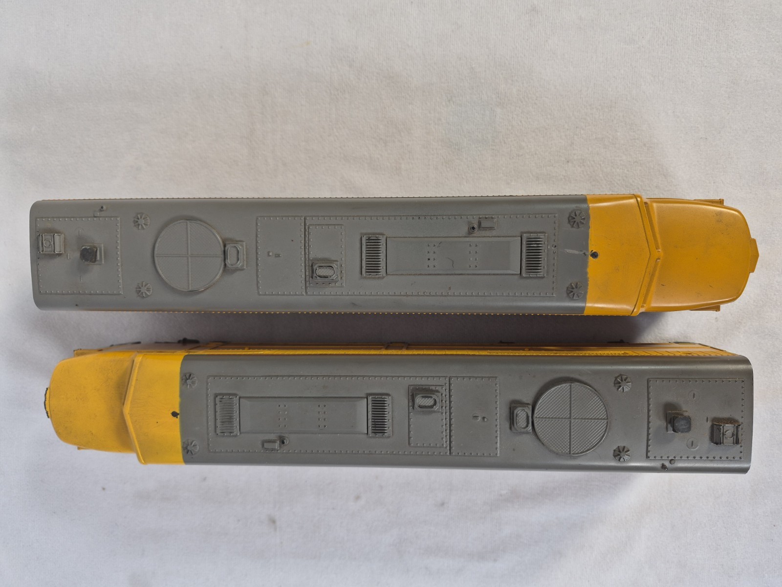 American Flyer S Gauge Union Pacific 21925 A-B Diesel Locomotive Set Yellow Gray