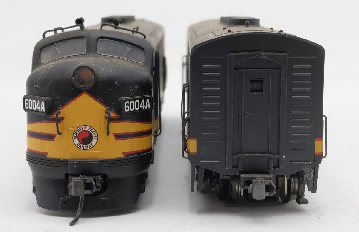 Proto 1000 920-35006 Northern Pacific F3 A/B Diesel Locomotive Set EX