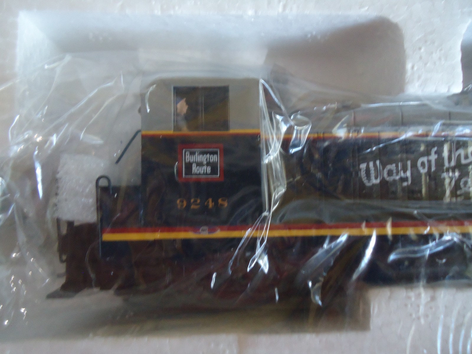 Broadway Limited Paragon Series HO Scale CB&Q EMD Switcher NW2 Phase V #9248