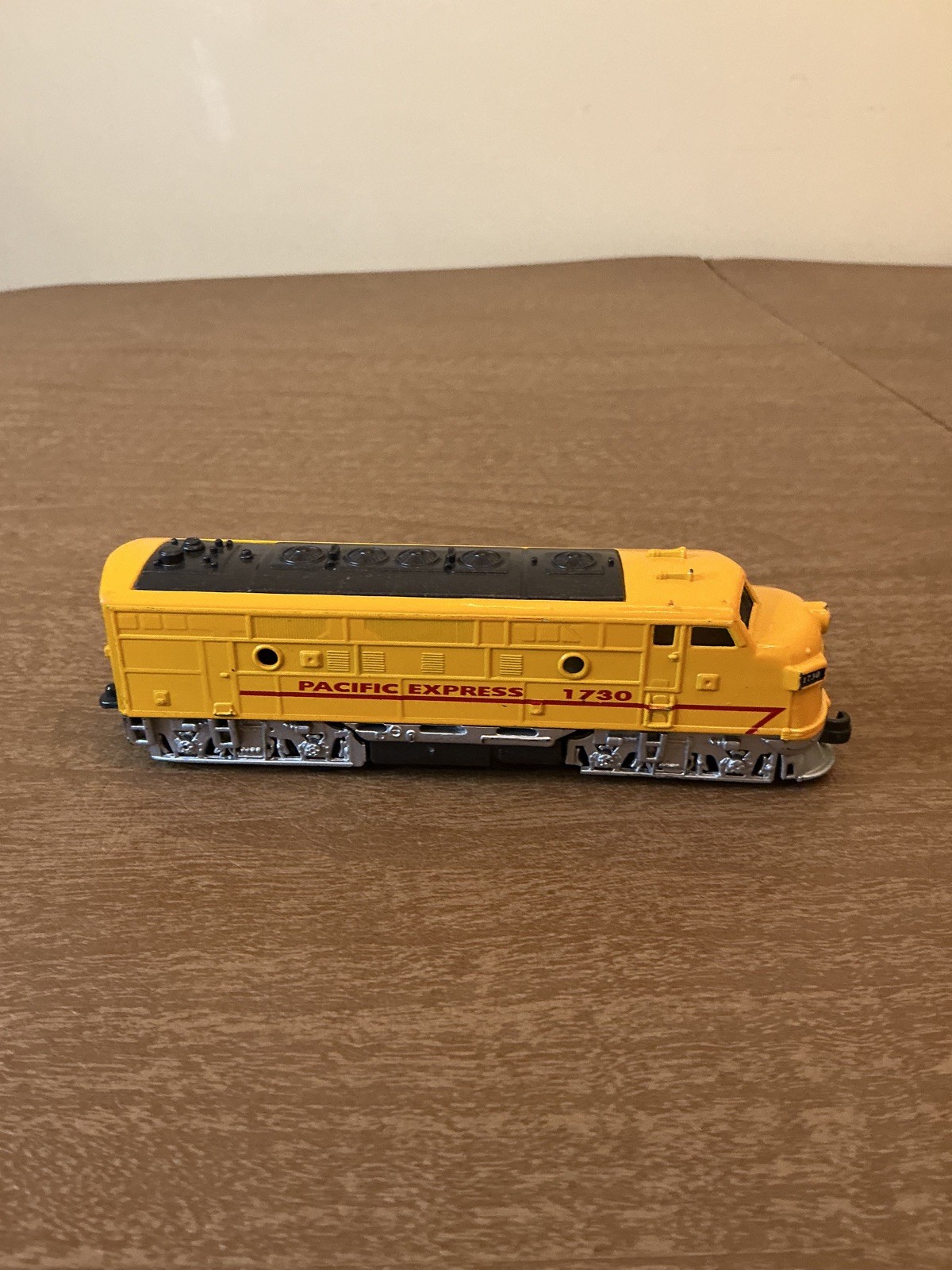 PACIFIC EXPRESS 1730 Pull Back TRAIN Locomotive Engine TOYSMITH