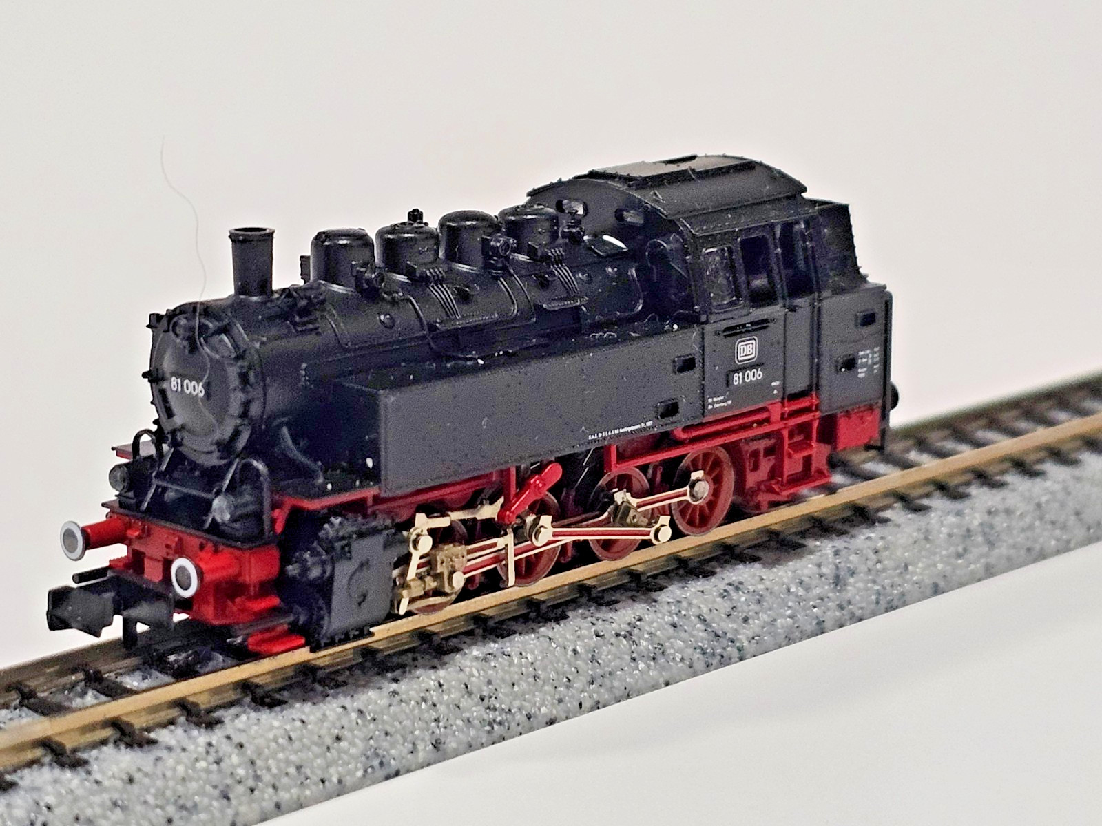 N SCALE FLEISCHMANN PICCOLO 7036 TANK STEAM LOCOMOTIVE DAMPFLOK BR 81 006 VIDEO