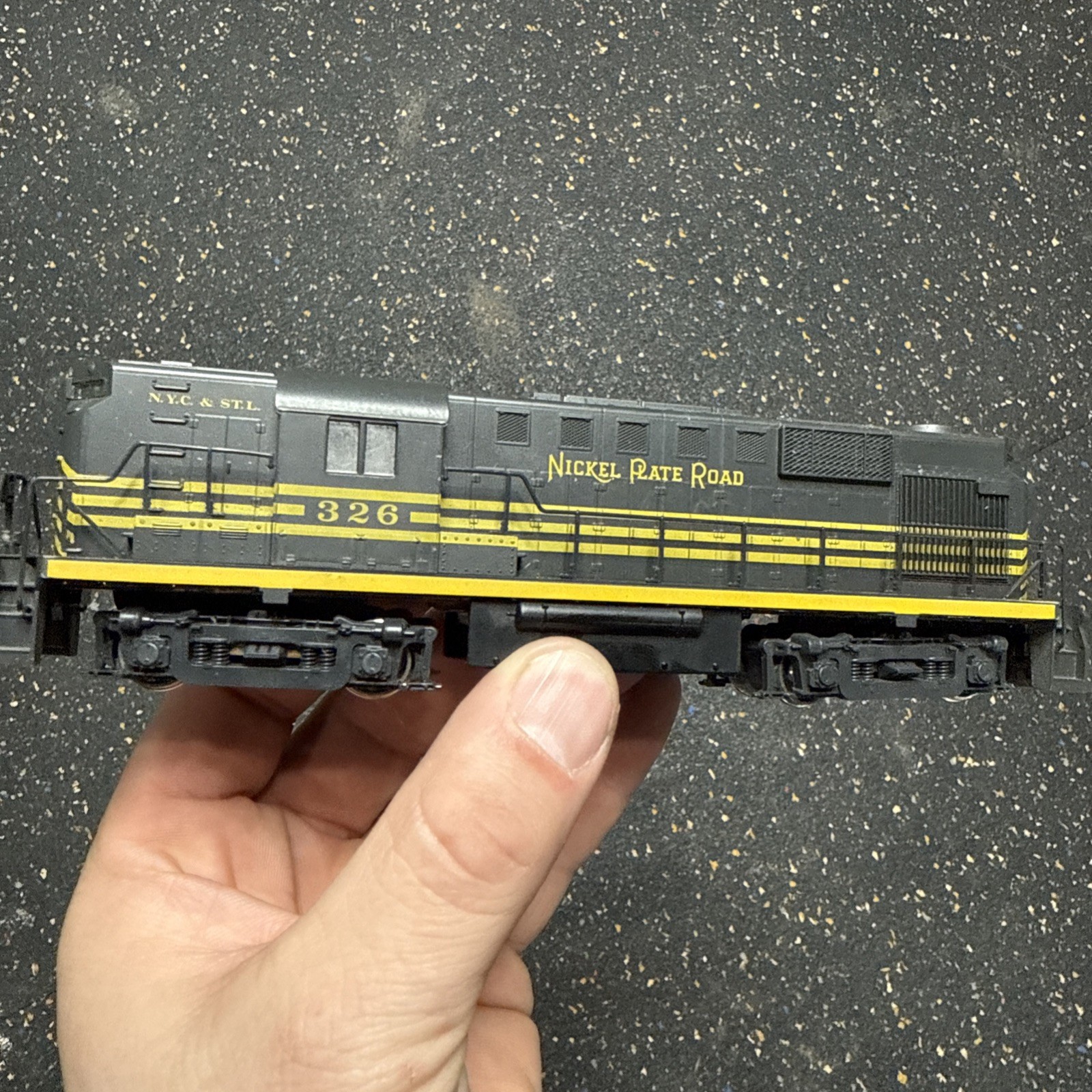 Atlas/Kato HO Nickel Plate Road #326 RS11 Diesel Engine DC NO BOX