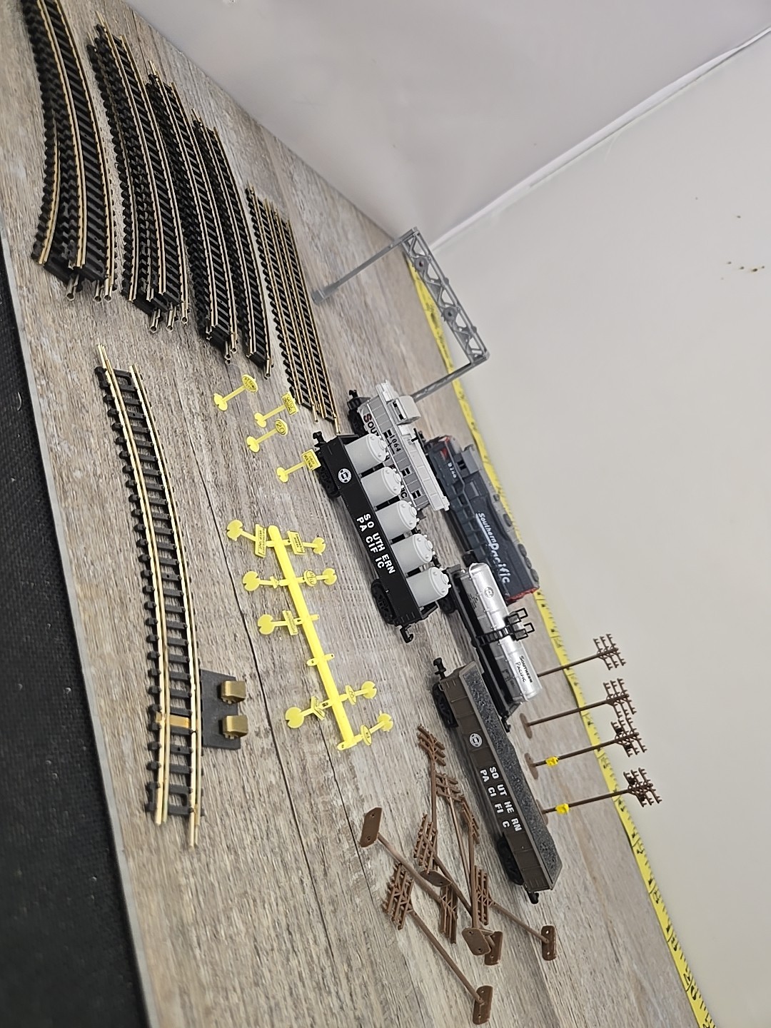 Southern Pacific Train Cars High Speed N Scale Locomotive Signals