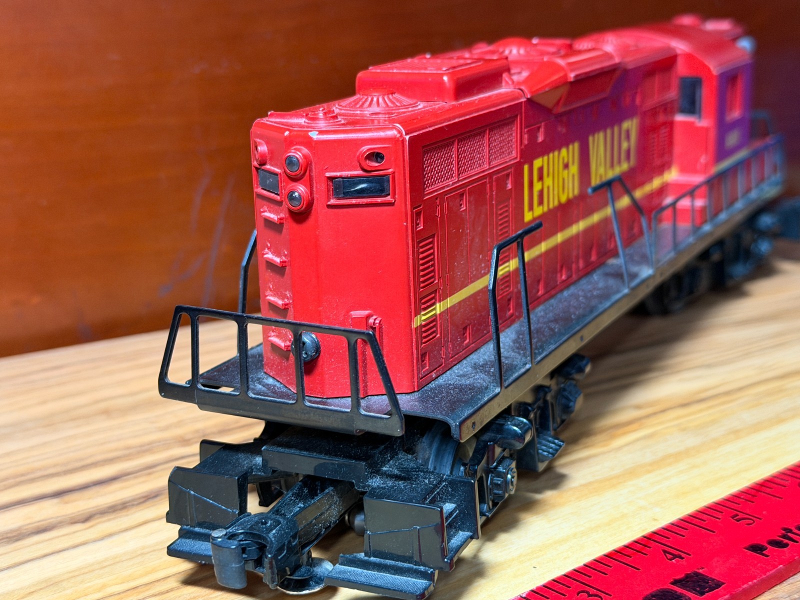 Lionel Locomotive #8800 Lehigh Valley GP-9 Diesel Engine Train 6-18800 – Runs