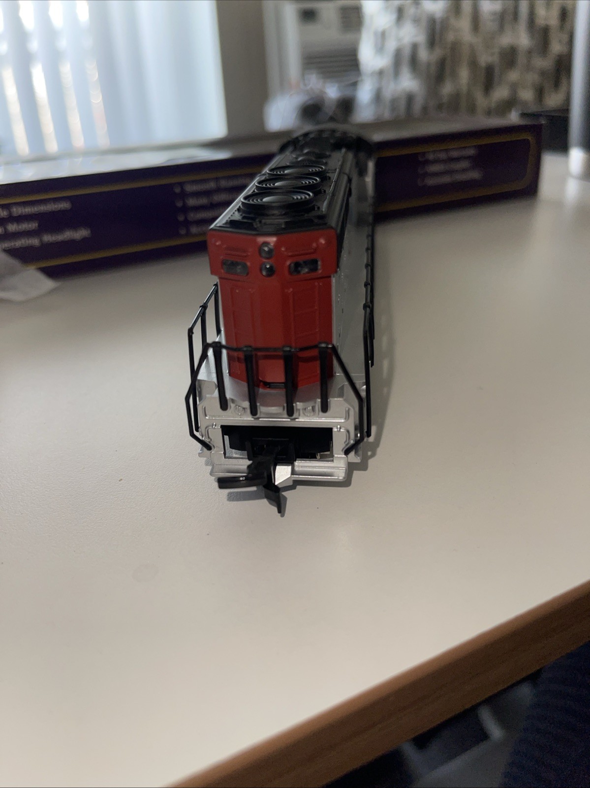 IHC 3801 HO Scale Amtrak EMD SD-24 Diesel Locomotive #784