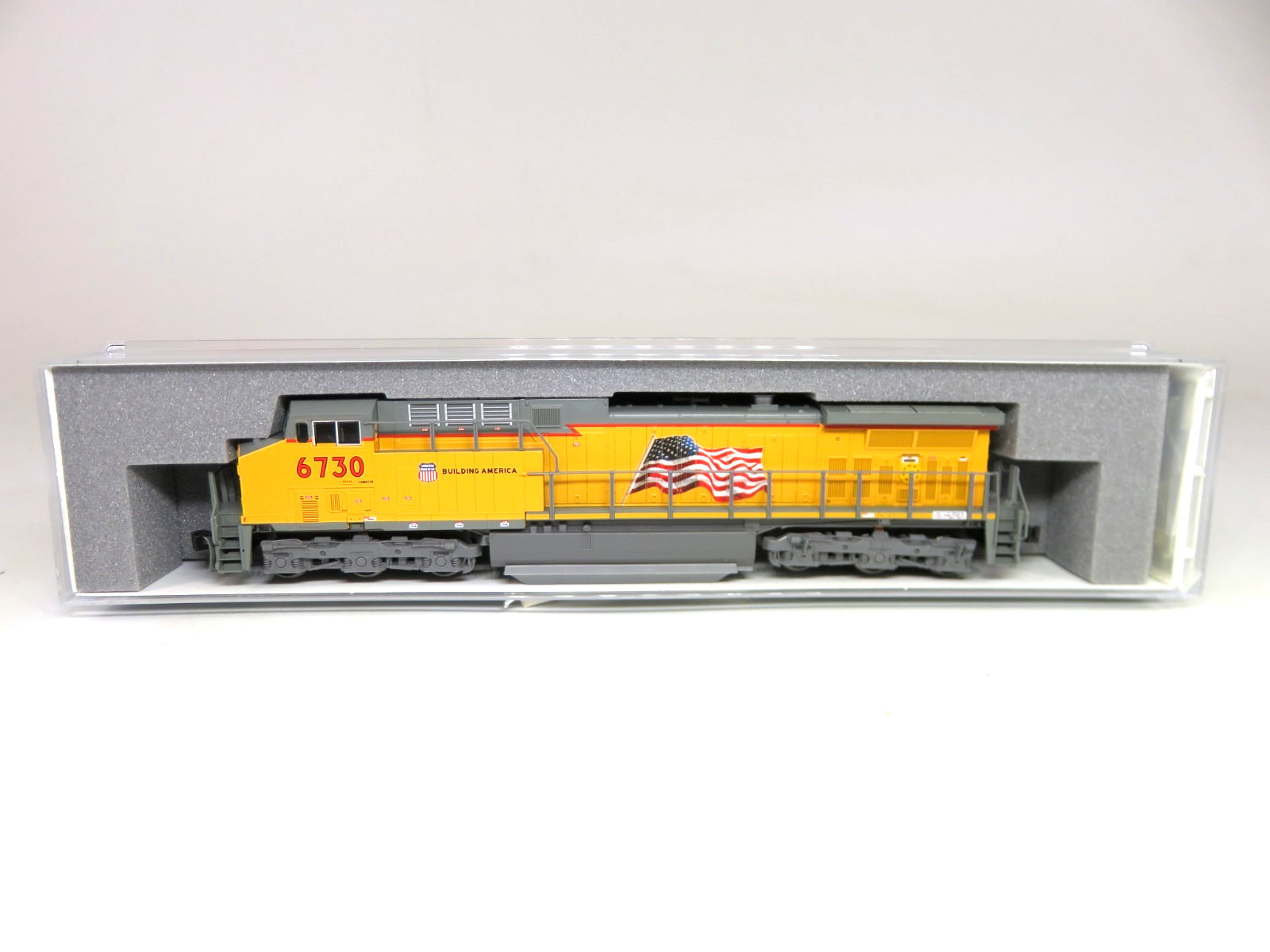 Kato 176-7040 N Scale UP Union Pacific GE AC4400CW Diesel Locomotive #6730 NIB
