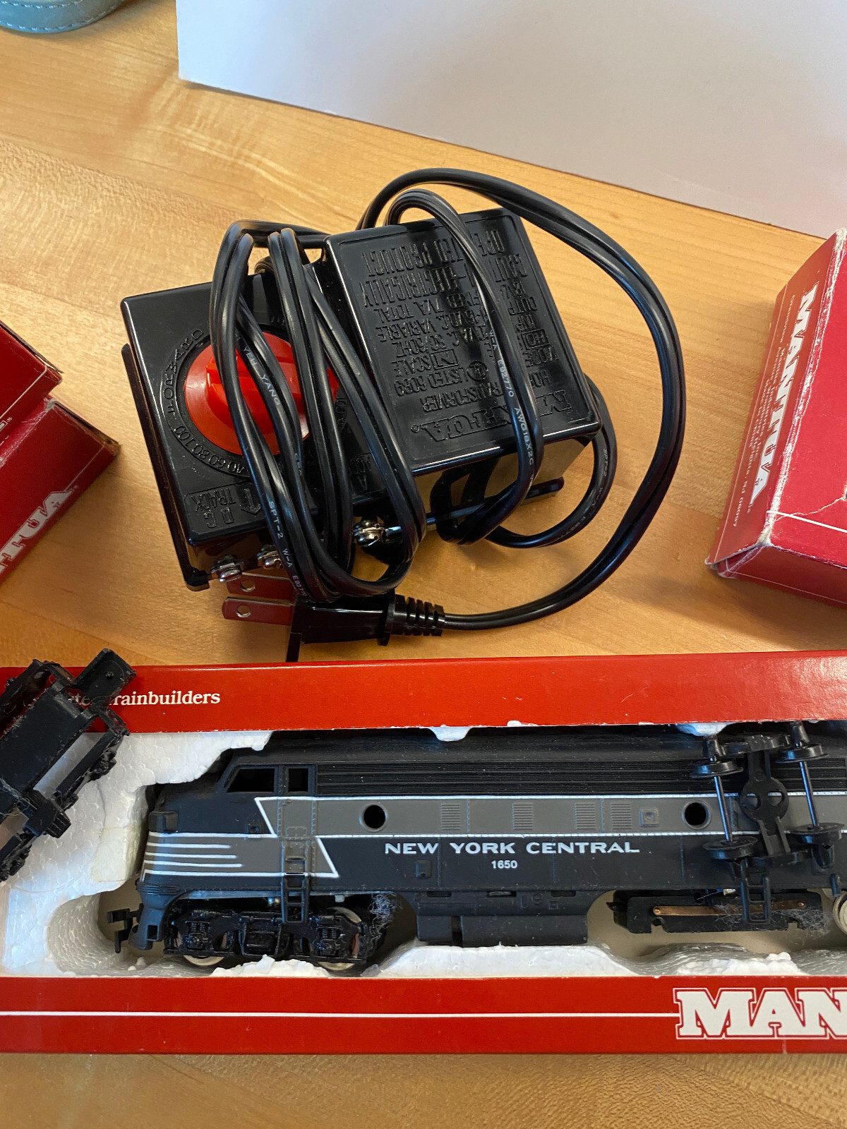 Mantua Train Set. Original Instructions, box, control. Many cars and Locomotive