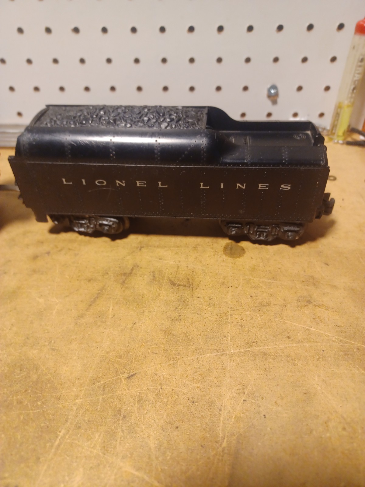 Lionel Cast Metal Steam Engine and Tender O Gauge