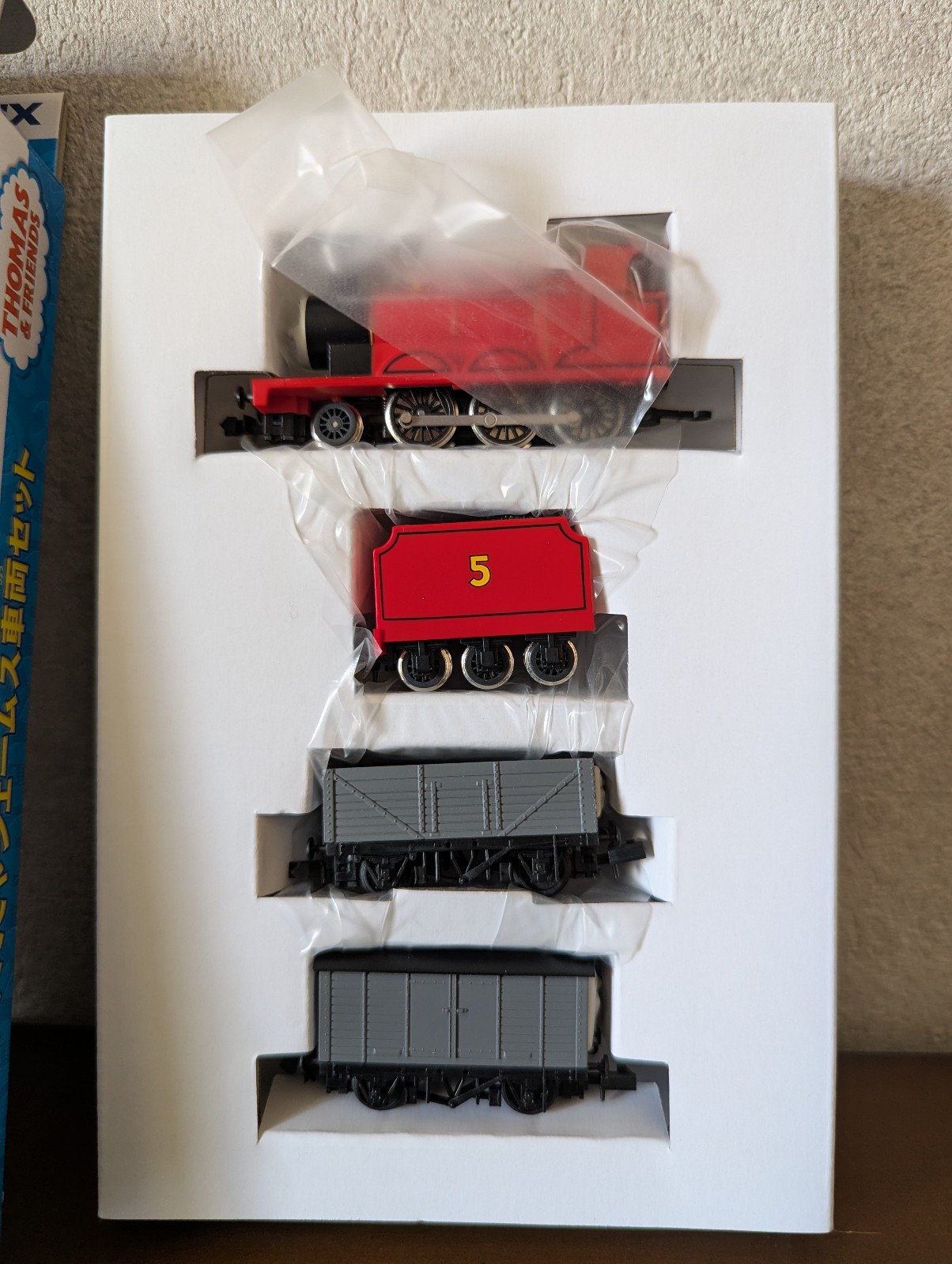 Tomix N-Gauge 93812 Thomas & Frend’s James The Red Engine Train – Model Railwa