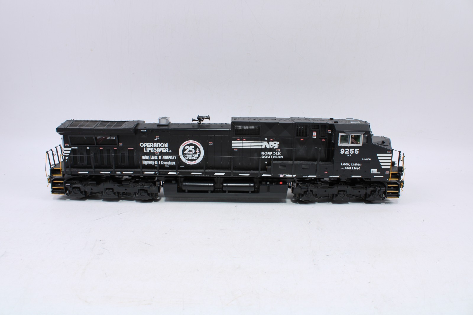 MTH 20-20117-3 O Gauge Dash 9 Dummy Diesel Norfolk Southern #9255 Non-Powered