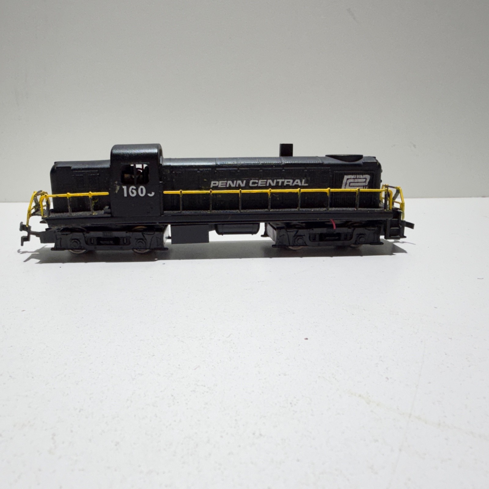 AHM HO Scale Penn Central #1605 RS2 Locomotive No Box