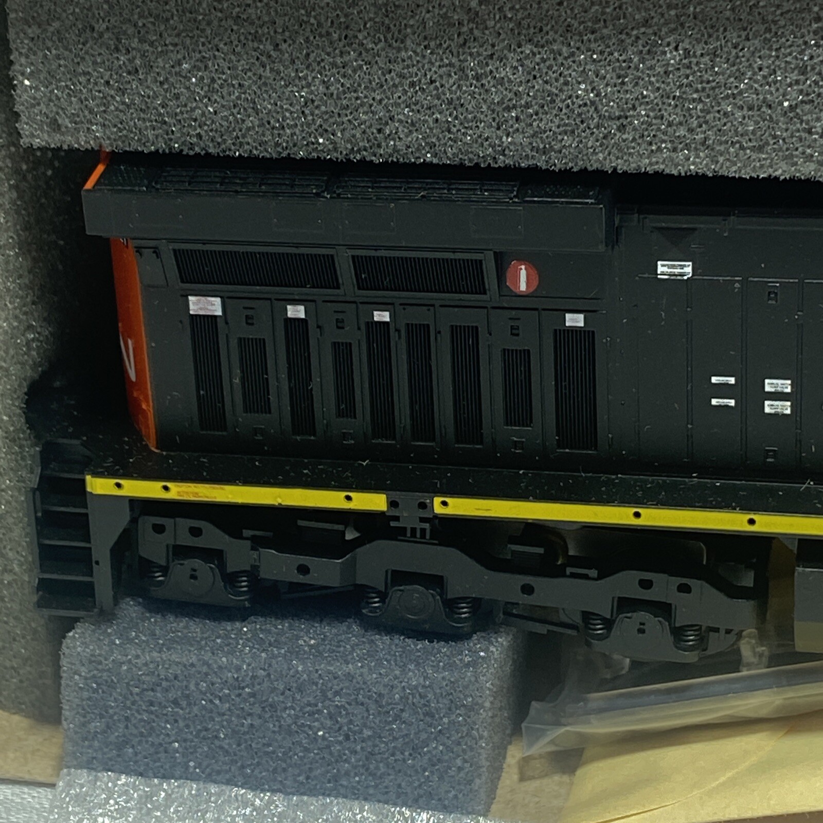 ATHEARNS HO SCALE C44-9W DUMMY LOCOMOTIVE -CANADIAN NATIONAL 2521