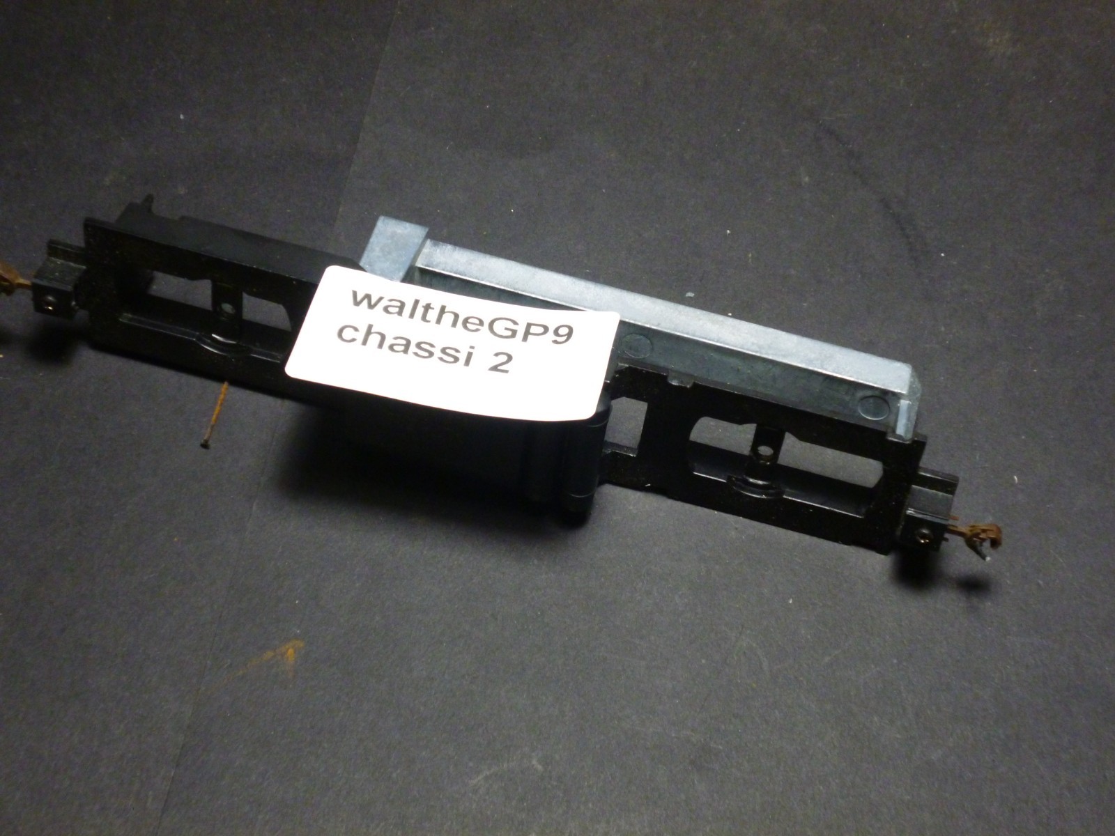 Ho Walthers GP9 locomotive Chassi frame