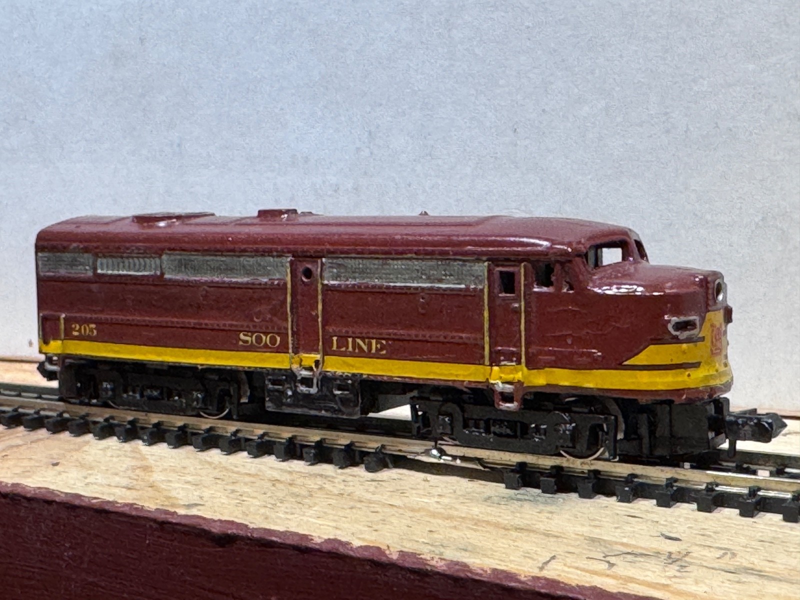 Arnold Rapido • N scale FA-1 • Custom Paint • Soo Line Maroon • Tested Runner