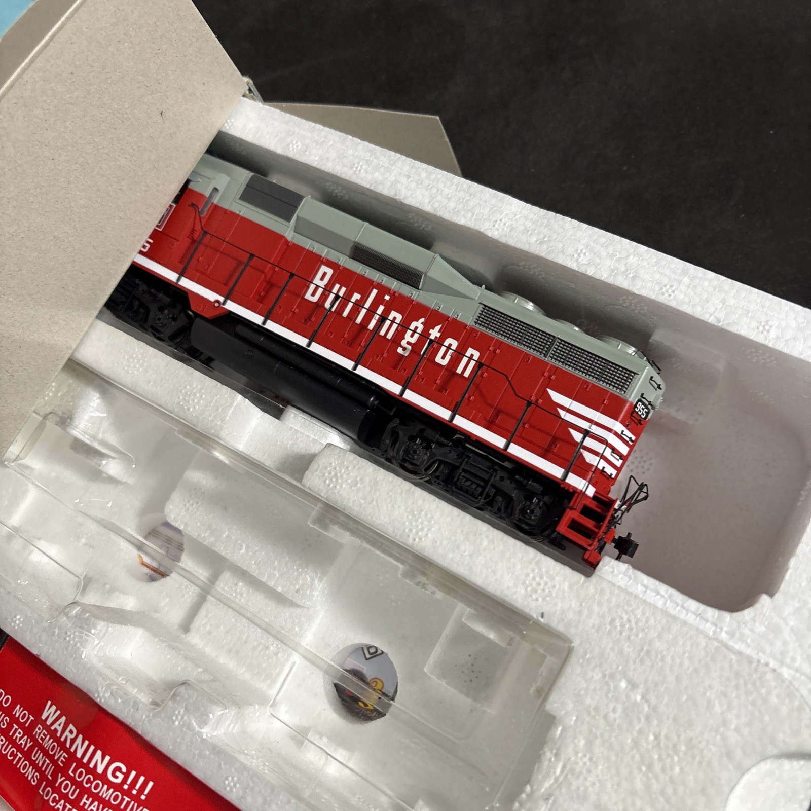 PROTO 2000 HO SCALE LOCOMOTIVE GP30 ASSEMBLED WORKING 21517 CB&Q 955 BURLINGTON