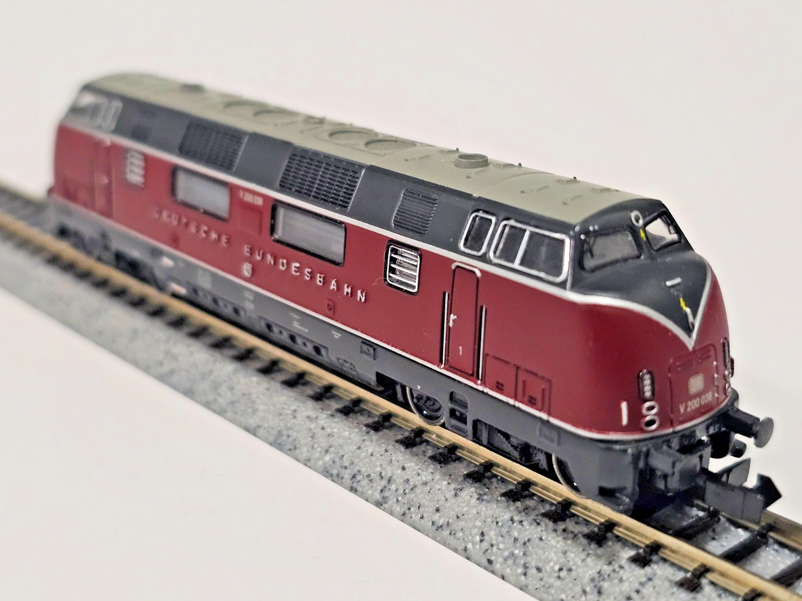 N SCALE ROCO #23284 N-MODEL GERMAN RAILWAY DIESEL LOCOMOTIVE BR200 AUSTRIA VIDEO