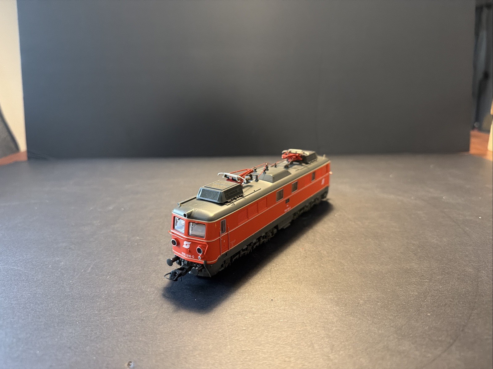 Roco HO 43628 OBB 1110 516-0 6-6 Electric Locomotive R.51