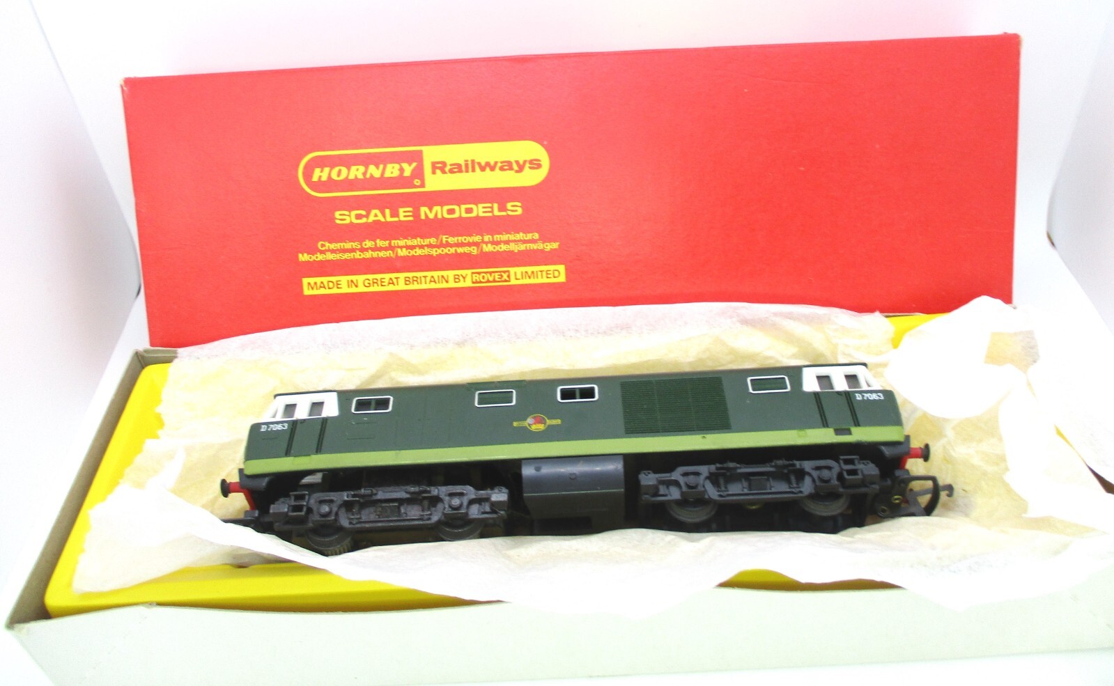 Hornby R758 First Edition Class 35 Hymek BR Green with Paper Yellow Ends Mint